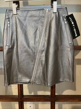 JUST ONE Metallic Silver Faux Leather Mini Skirt with Asymmetric Zip